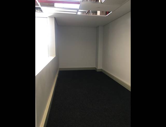 1,603M² WAREHOUSE TO LET IN MOUNT EDGECOMBE